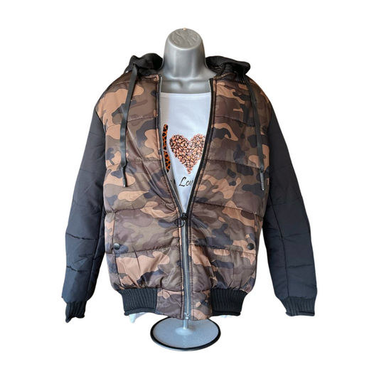 Tricolor camouflage puffer jacket with a detachable hood for women.