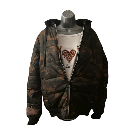 Tricolor camouflage puffer jacket with a detachable hood for women.